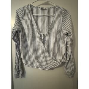 Hollister long sleeve wrap long sleeve shirt blue & white stripe sz M